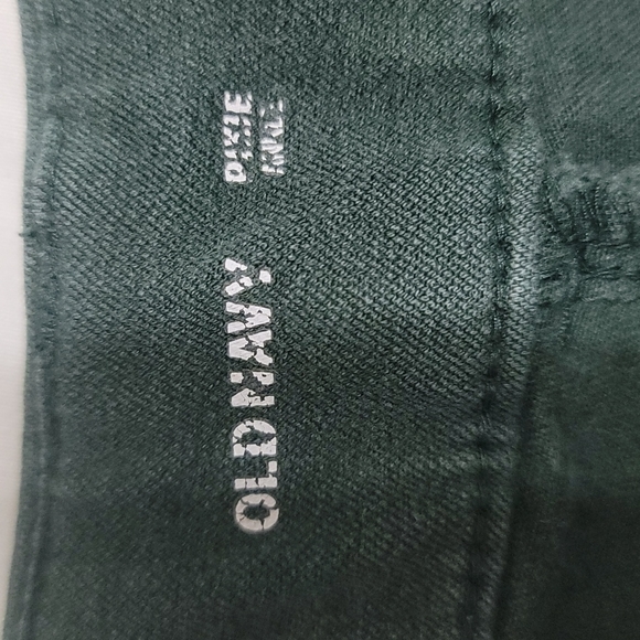 Old navy Pants - Picture 3 of 3